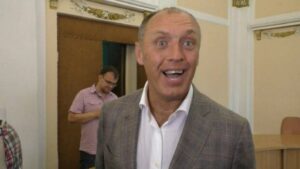 ОБЕРЕЖНО, ПОЛТАВО, МАМАЙ ЗНОВУ РВЕТЬСЯ В МЕРИ!
