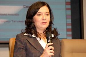 Человек «Юры Енакиевского» – почетный консул ФРГ в Харькове. Помощник «Юрца» – Михаил Подоляк – глава киевского штаба Блока Порошенко. Приехали