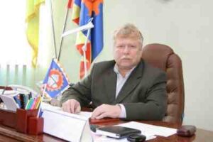 Человек с 60-долларовой честью. Почему мэр Ладыжина Коломейцев неуязвимее иного министра?
