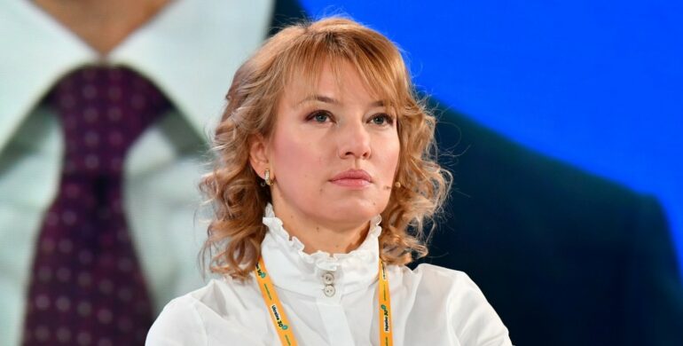 Человек с зеленым чемоданом, или Новое слияние соросят и Зеленского