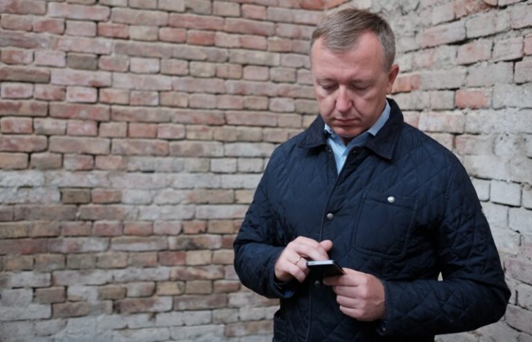 Вовк в овечій шкурі або на кого справді працює голова Чернівецької ОВА